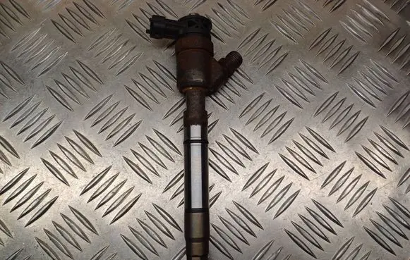 Fuel injector