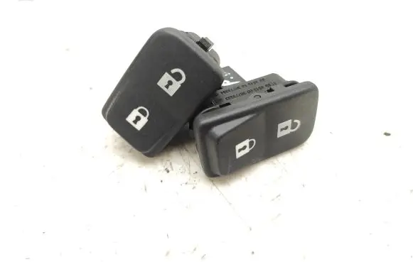 Volvo C70 Central locking switch button 30773333 30773334