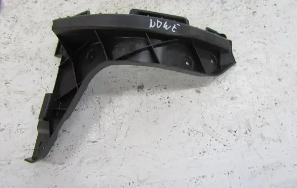 Opel Zafira C Rear bumper mounting bracket 13300744