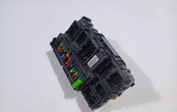 Ford Explorer VI Comfort/convenience module LU5T-15604-KAAB