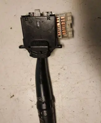 Toyota Avensis T220 Indicator stalk 17A1645