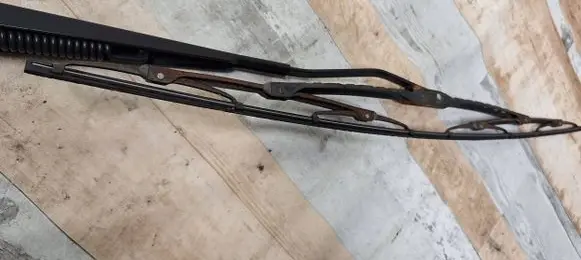 Fiat 500 Front wiper blade arm