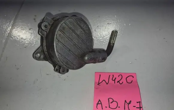 Mercedes-Benz E W124 Vacuum pump 0002303065