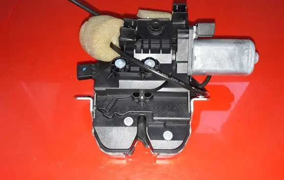 Mercedes-Benz S W221 Tailgate/trunk/boot lock/catch/latch 2217500085 D300207