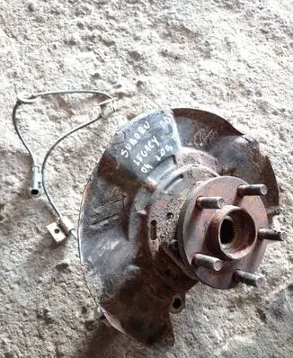Subaru Legacy Front wheel hub