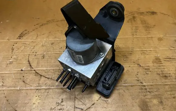 Mercedes-Benz GL X166 ABS Pump A1669013400 A1664313112