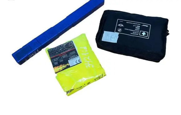 BMW 1 F20 F21 First aid kit 7261178 6770487 27R034006