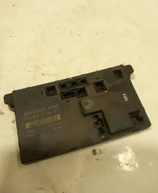 Mercedes-Benz E W211 Door control unit/module 2118701126 00401599