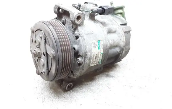 Volvo V70 Air conditioning (A/C) compressor (pump) P30630921