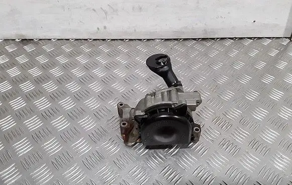 Volkswagen Golf VI Oil pump 03C103669E