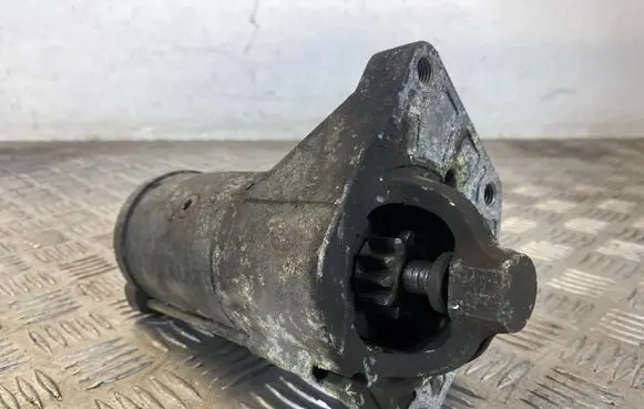 Opel Vivaro Starter motor