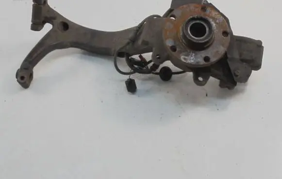 Audi A4 S4 B5 8D Front wheel hub spindle knuckle 8D0407258AE