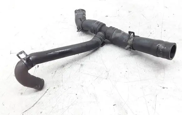 Volkswagen PASSAT B5 Engine coolant pipe/hose