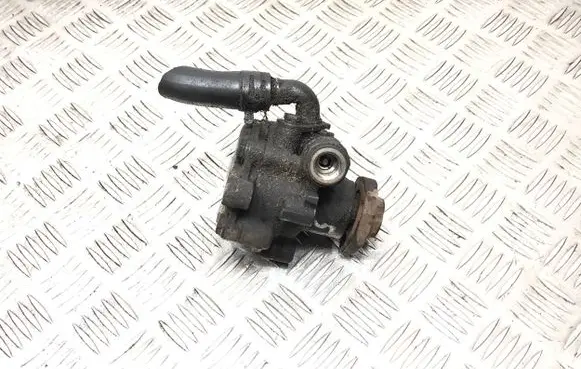 Volkswagen Golf IV Power steering pump 1J0422154