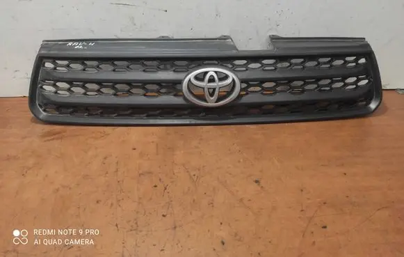 Toyota RAV 4 (XA10) Front grill