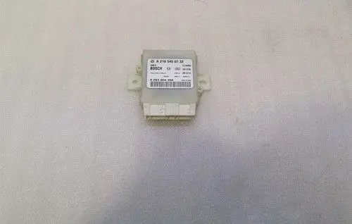 Mercedes-Benz CLS C219 Air suspension control unit module (rear) A2195450732