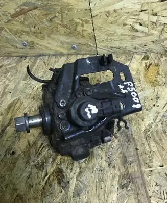 Peugeot 5008 Fuel injection high pressure pump