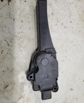 Mercedes-Benz GLC X253 C253 Electric throttle body valve A2049065902