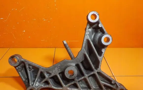 Ford Transit VII Engine mounting bracket YMF6