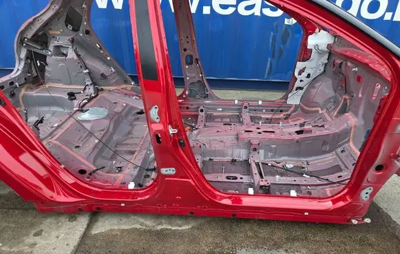 Toyota Yaris XP210 Sill 00034
