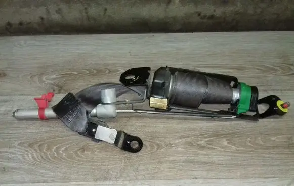 Volvo S60 Front seatbelt 30662993