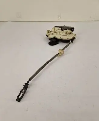 Skoda Yeti (5L) Rear door lock 5K1837015E