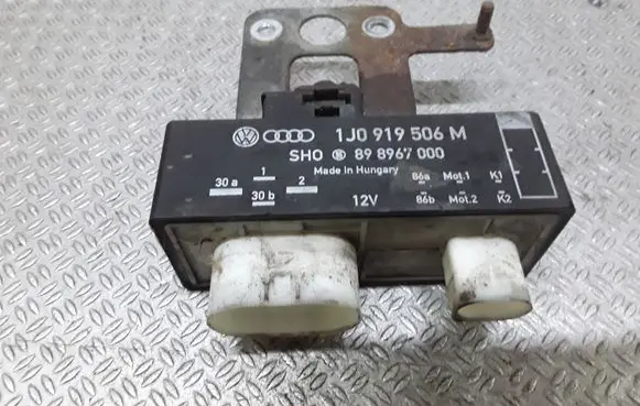Coolant fan relay