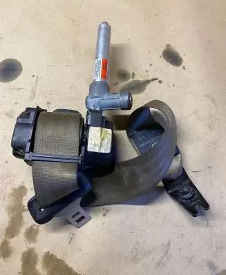 Volvo S80 Rear seatbelt 8639770