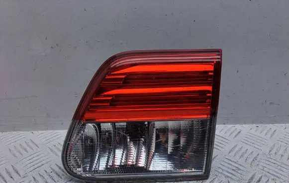 Toyota Avensis T270 Tailgate rear/tail lights 8158005140