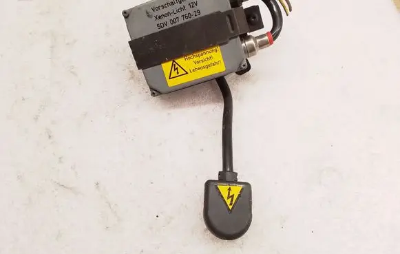 BMW 5 E39 Headlight ballast module Xenon 5DV00776029 8387114