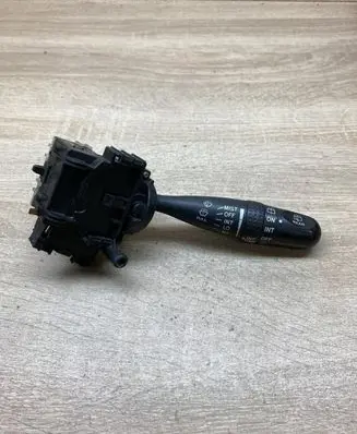 Toyota Yaris Wiper control stalk 173647