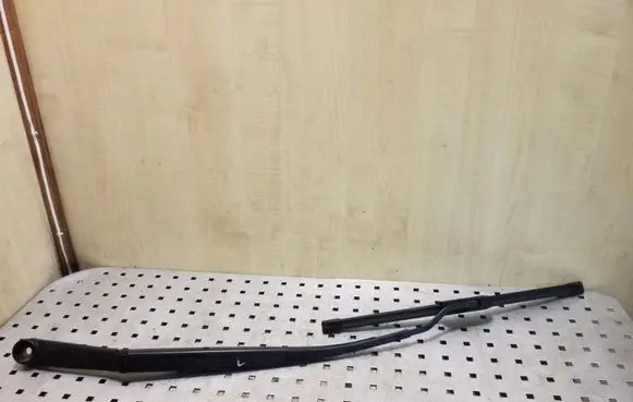 KIA Sportage Front wiper blade arm