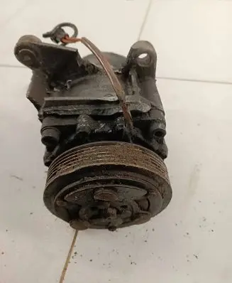 Volkswagen Transporter - Caravelle T4 Air conditioning (A/C) compressor (pump) 074260887C