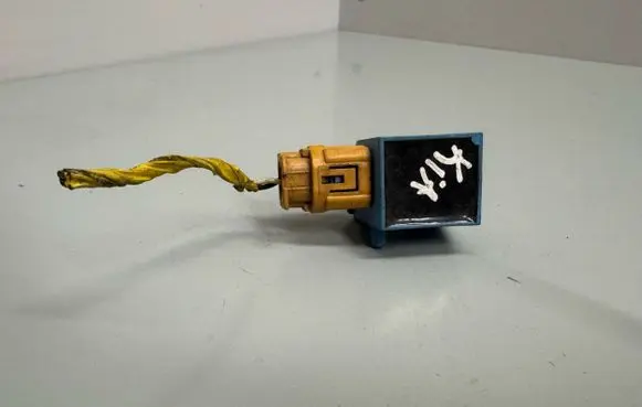 KIA Sorento Airbag deployment crash/impact sensor 959203E100 19040206 5WK43228