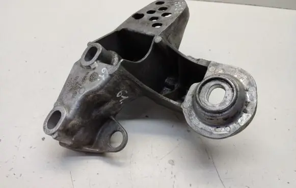 Audi A4 S4 B7 8E 8H Engine mounting bracket 8E0199351M 8E0199351