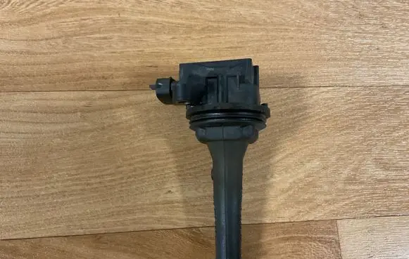 Volvo V70 High voltage ignition coil 9125601 03W125 0221604001