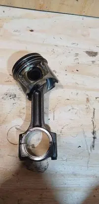 Nissan X-Trail T31 Piston with connecting rod
