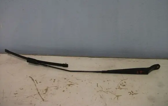 Opel Crossland X Front wiper blade arm 39079980