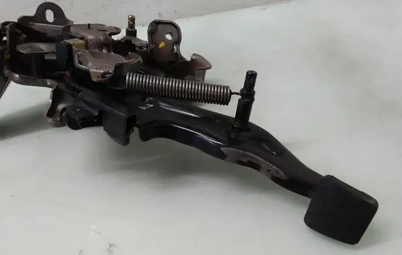 KIA Carens I Handbrake/parking brake lever assembly
