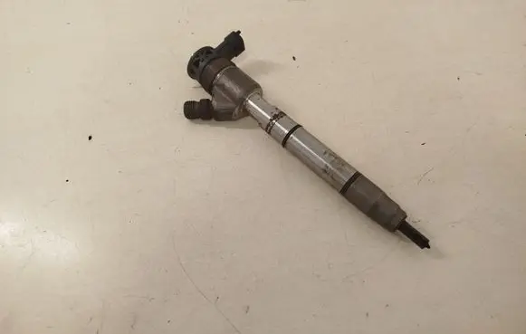 Hyundai Tucson TL Fuel injector 338002A610
