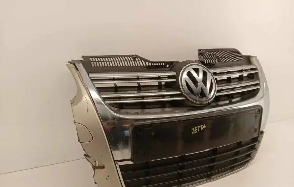 Volkswagen Jetta V Front grill