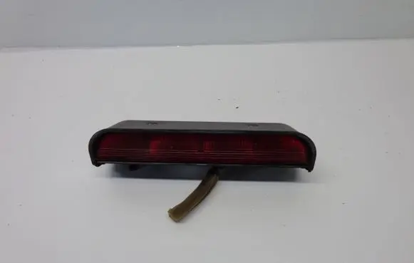 Mitsubishi Pajero Third/center stoplight