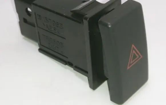 Toyota Avensis T250 Hazard light switch 8433205050 157963