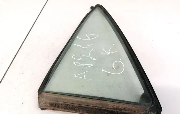 Rear vent window glass