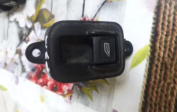 Volvo V50 Electric window control switch