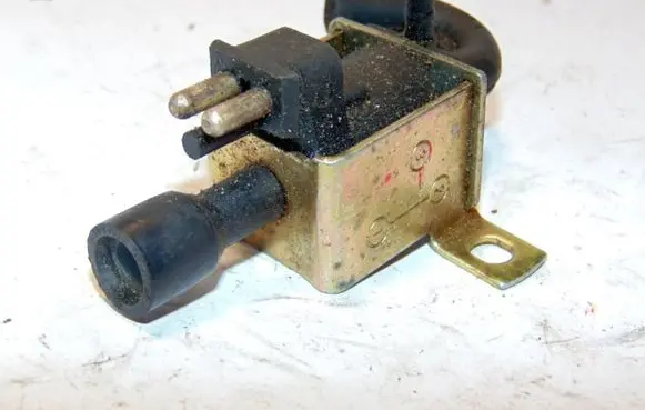 Mercedes-Benz E W124 Turbo solenoid valve A0015407097 0015407097