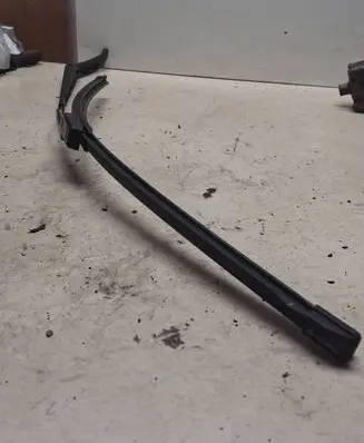 Citroen C4 II Front wiper blade arm 010369 010369A