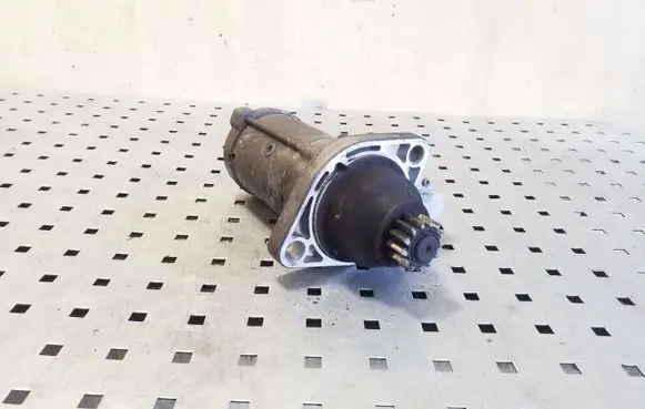 Volkswagen PASSAT B8 Starter motor 02M911024S