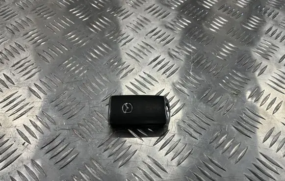Mazda 3 Ignition key/card PU16492