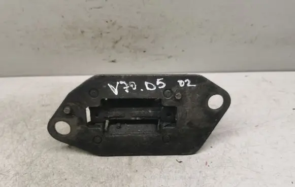 Volvo V70 Engine mount bracket 8624757